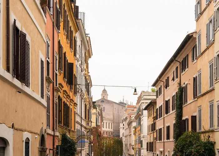 Storico Vicinissimo Al Colosseo